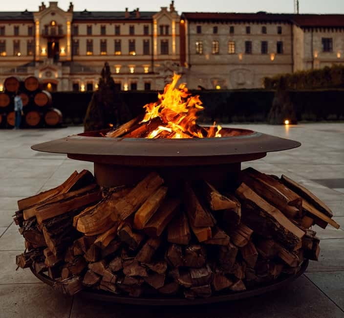 Chiinu & Castel Mimi Wine Tour  With Wooden Monastery - Exploring Castel Mimi: Elegance and Tradition