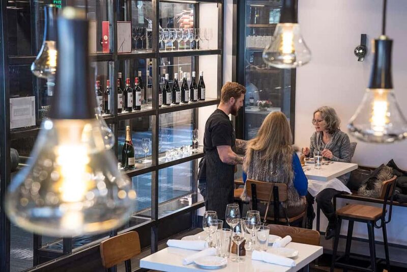 Chiinu: City Tour, Wine Painting Workshop, & Tasting - Key Points