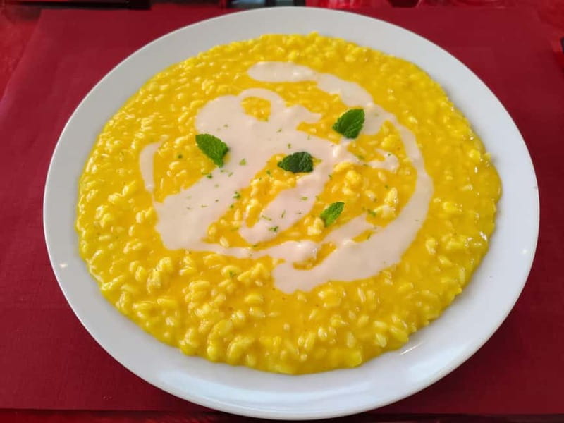 Chill coffee or meal break at illy Caffè in St.Mark's Square - Accessibility and Dietary Options