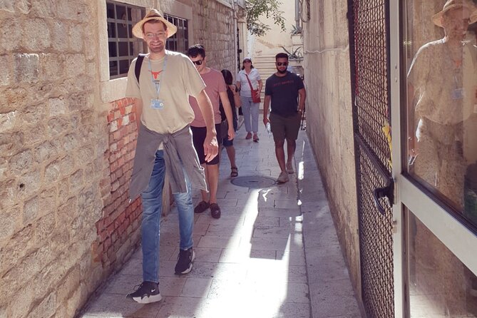 Chill Walking Tour of Diocletian's Palace - Walking Through the Palace’s Substructures