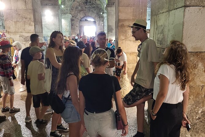Chill Walking Tour of Diocletian's Palace - Strolling Through Papalieva Ulica
