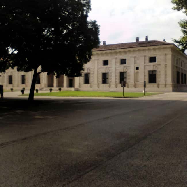 Chilling with the Gods and Giants - Guided Tour of Palazzo Te - Exploring the Artistic Marvels of Palazzo Te