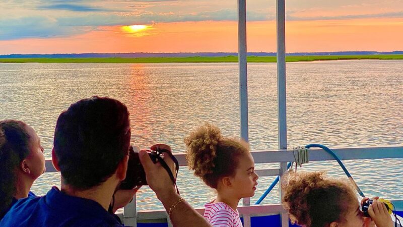 Chincoteague: Assateague Island Sunset Boat Cruise - Guides with Long-Standing Local Expertise