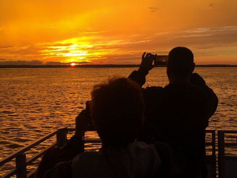 Chincoteague: Assateague Island Sunset Boat Cruise - Family and Pet-Friendly Atmosphere
