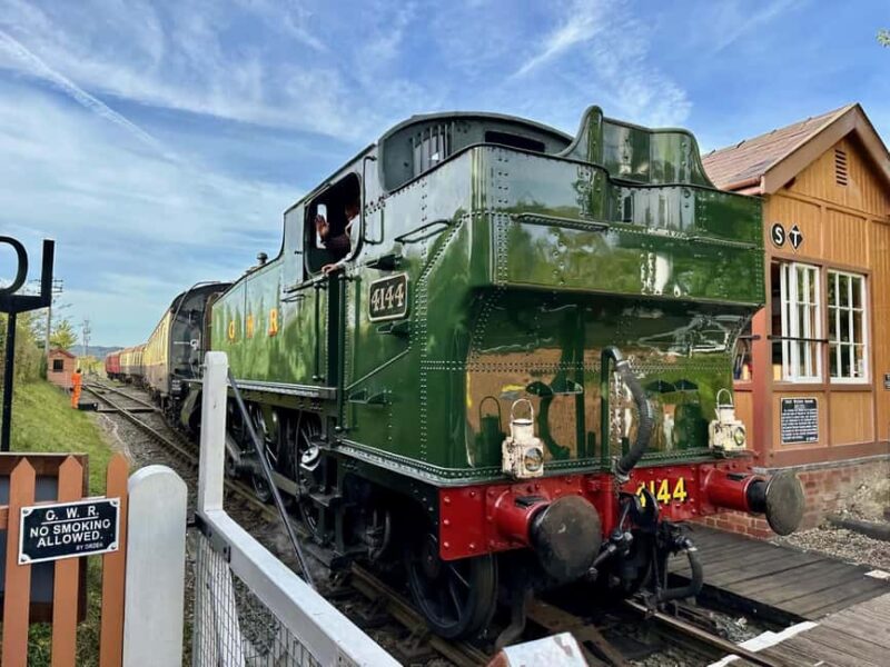 Chinnor: Chiltern Hills Steam Train Ride - Discover the Charm of the Chiltern Hills Steam Train Ride in South East England