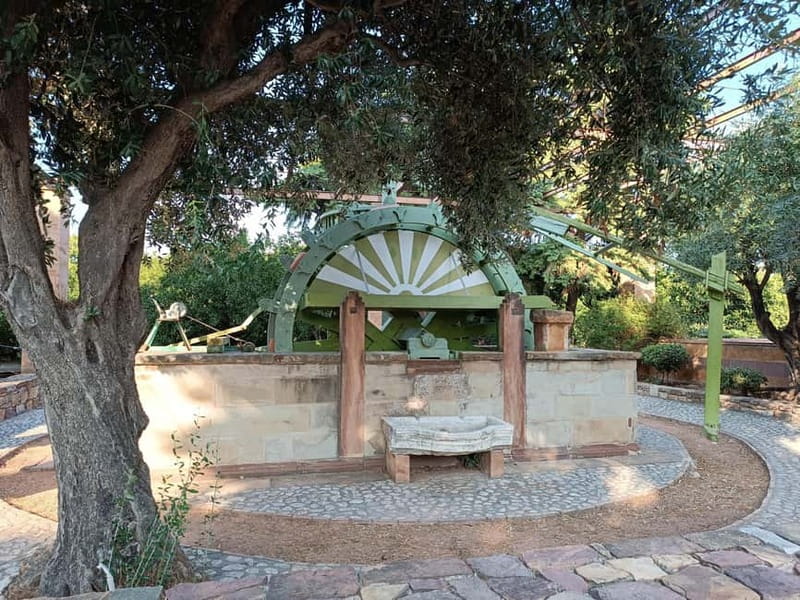 Chios: Kampos Private Walking Tour - Visiting a Traditional Mansion in Kampos