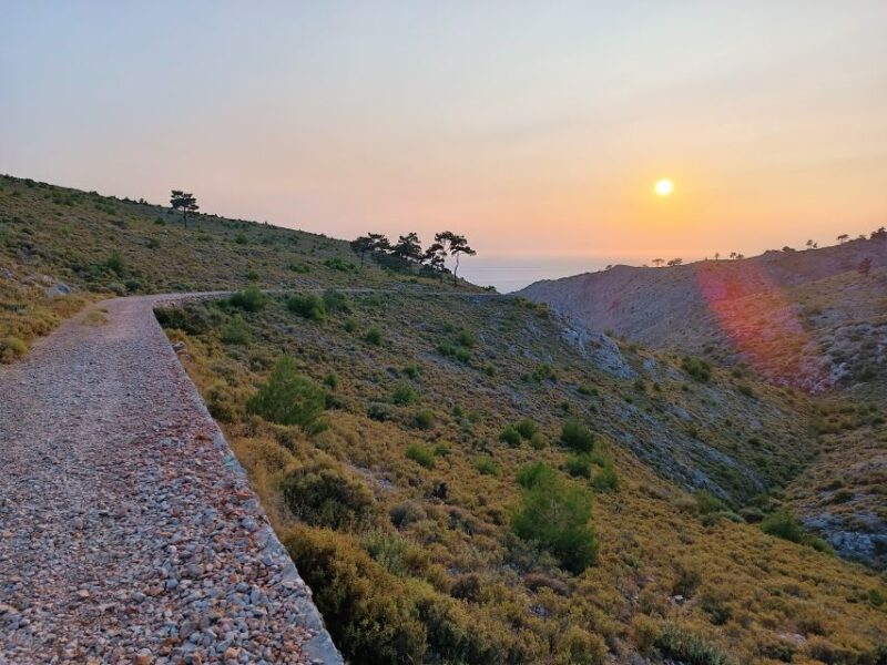 Chios: Private Sunset Hiking Tour to Lithi beach - Key Points
