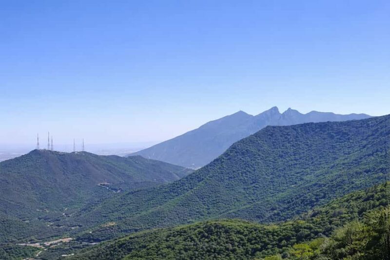 Chipinque Basic Hike: Guided Hiking in the Sierra Madre - Flora and Fauna of Sierra Madre Oriental