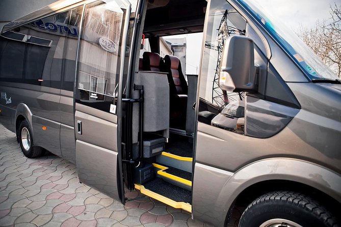 Chisinau Airport Transfer (one way) - Why This Transfer Excels: Service and Communication