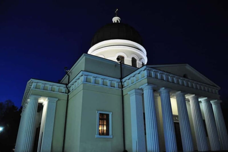 Chisinau: City Highlights Private Walking Tour - Starting at the National Museum of History of Moldova