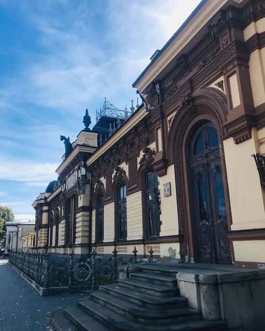 Chisinau: Discover City Highlights with a Walking Tour - Tour Logistics, Group Size, and Practical Tips