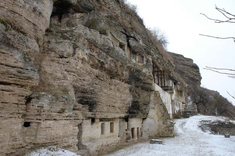 Chisinau: Hiking, Cave Monastery and Curchi Monastery Tour - Culinary Experiences in Moldovas Countryside