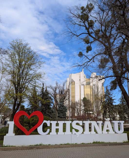 Chisinau Private City Tour - Main Boulevard: Stefan cel Mare and Iconic Buildings