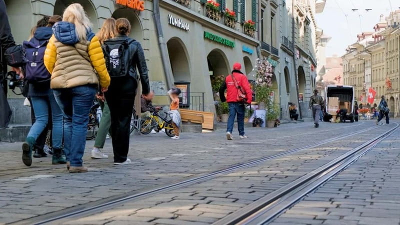 Chocolate and liquor fun in Bern with tasting - Visiting Bern’s Old Town and the Bärenplatz