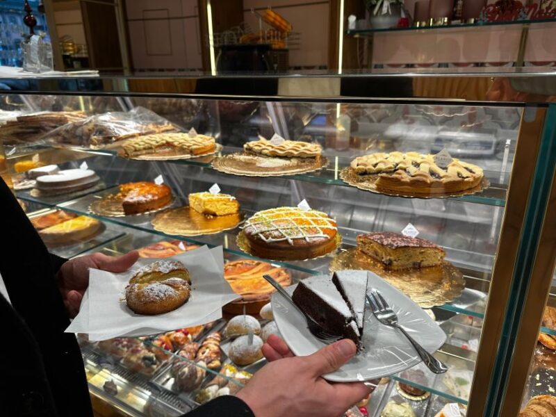 Chocolate and Pastry tasting tour in Napoli Old Town - Explore Naples’ Sweet Side in the Old Town