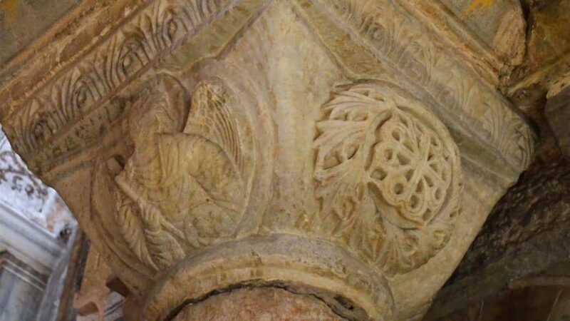 Chora Mosque & Balat Walking Tour w Bosphorus Sunset Cruise - Visiting the Maiden’s Tower and Galata Bridge