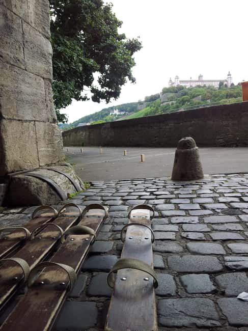 Christmas city game in Würzburg, including mulled wine and group dynamics - The Experience Provider: Würzburger Erlebnistour