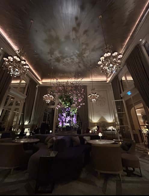 Christmas Fashion Bar Hop in Paris - Exploring the 1st Arrondissement’s Festive Lights and Couture Windows