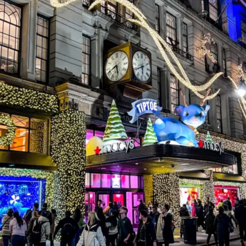 Christmas in New York: Holiday Lights Pedicab Ride - Visiting Macy’s Iconic Holiday Windows and Decorations