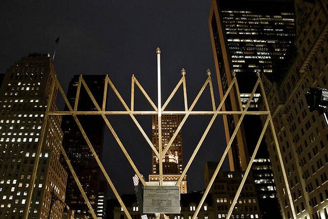 Christmas in New York: Private Holiday History Tour - See the Iconic Rockefeller Center Christmas Tree