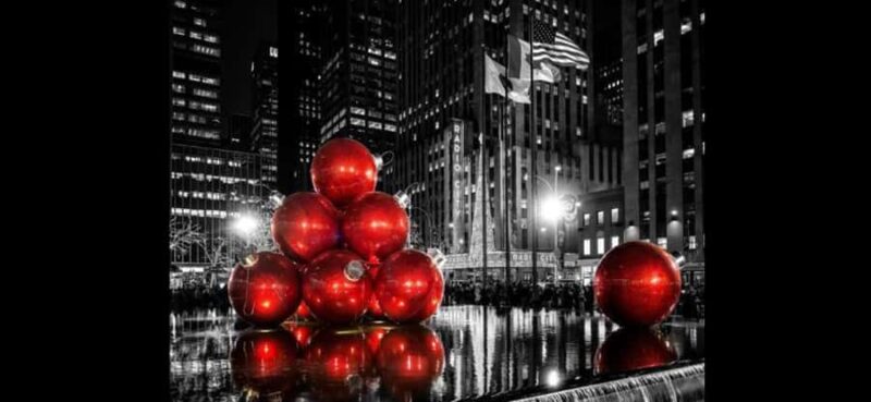 Christmas in New York: Santas Rickshaw Sleigh Ride - Iconic Skylines and Holiday Light Displays