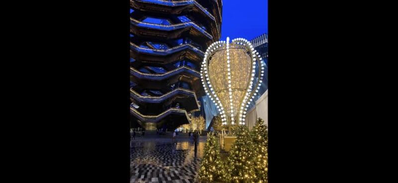 Christmas in New York: Skip-the-Line Holiday Lights Tour - Illuminated Landmarks: Empire State Building and More