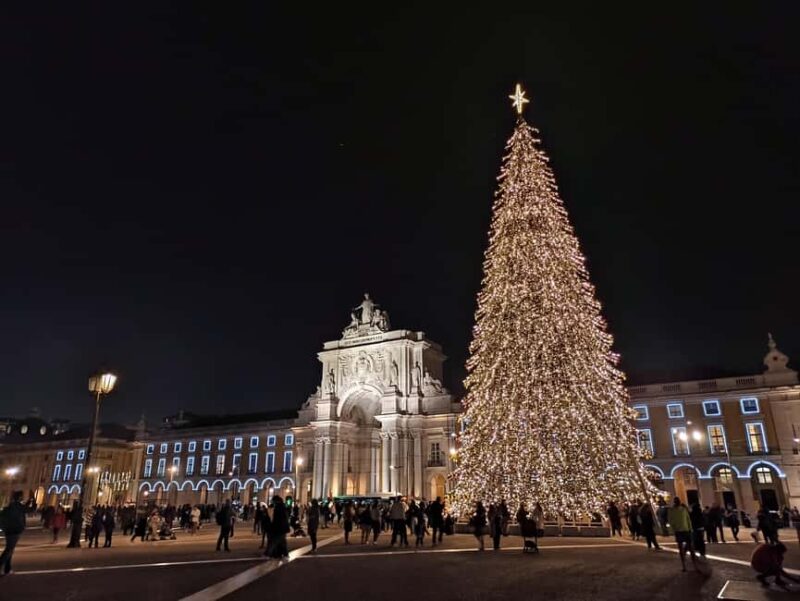 Christmas Lights in Lisbon : Private tuktuk tour - Key Points