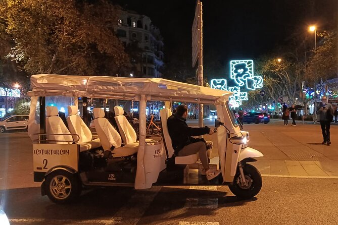 Christmas Lights Tour of Barcelona in Private Eco Tuk Tuk - What Sets This Tour Apart from Other Barcelona Holiday Experiences