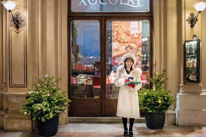 Christmas market photo shoot Vienna - What to Expect During the Christmas Market Walk