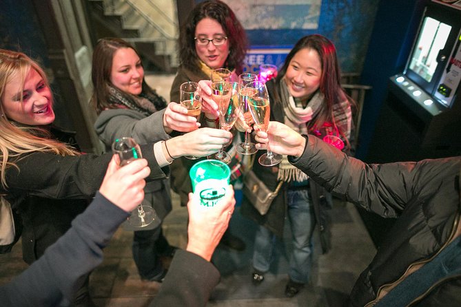 Christmas Past, Present and Future Light Tour in Milwaukee - Key Points