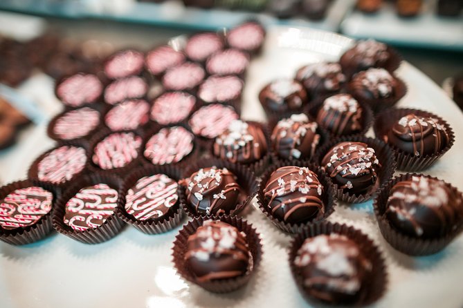 Christmas Past, Present and Future Light Tour in Milwaukee - What Sets This Tour Apart from Other Holiday Activities