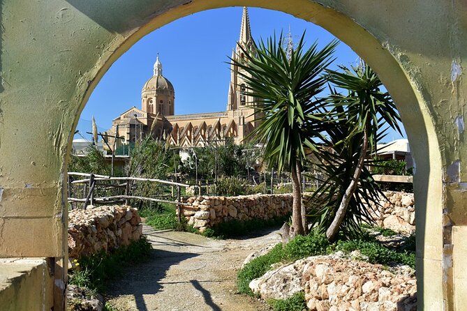 Christmas Tour in Gozo (afternoon) inc. Dinner - Visiting Nadur Village and Ramla Valley