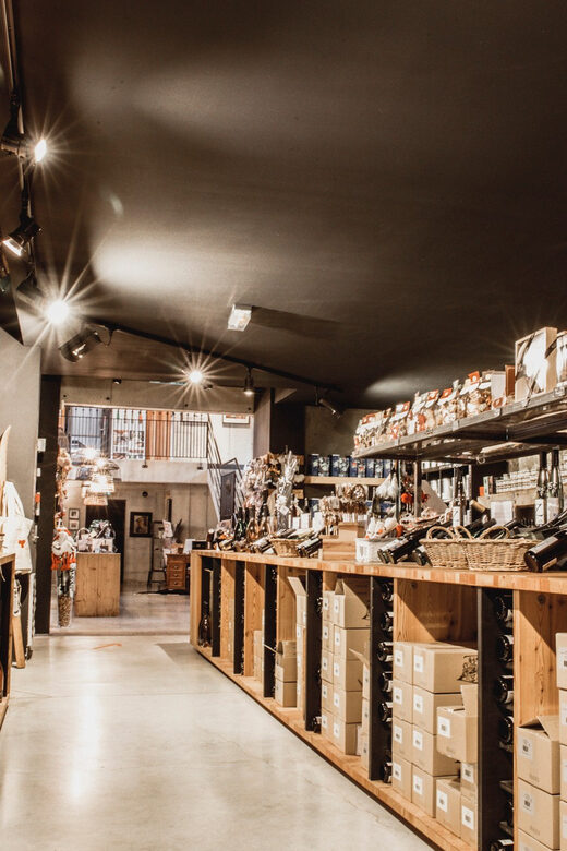 Christmas Wine Tour with Wine Tasting - Festive Flavors and Treats