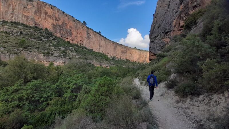 Chulilla: Hanging Bridges & Canyon Hiking Day Tour - Key Points