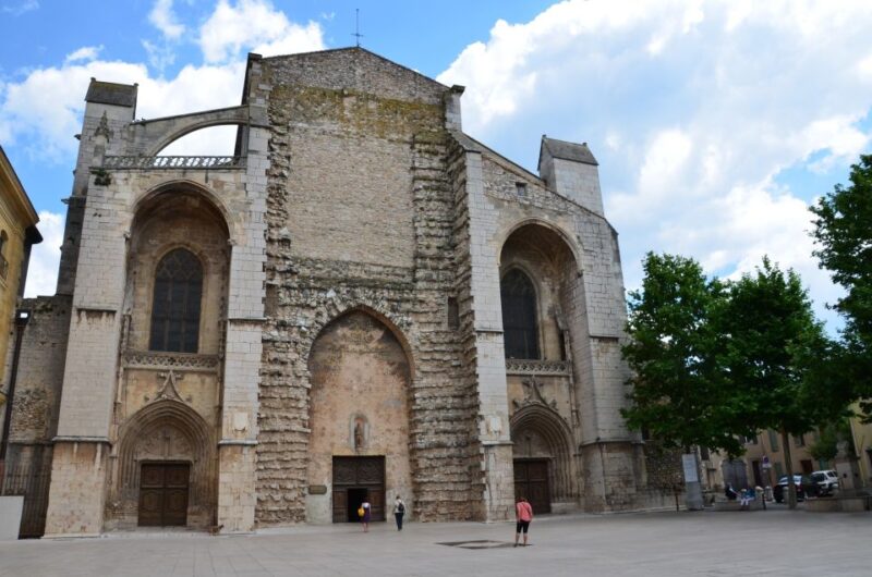 Churches of Provence & French Countryside Private Tour - Exploring the Palace of the Popes in Avignon
