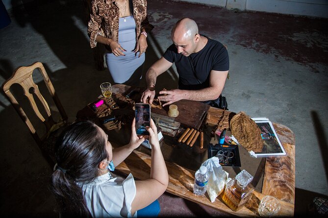 Cigar Rolling Experience with Rum and Chocolate Pairing - Rum and Chocolate Liqueur Pairings for a Tasty Twist