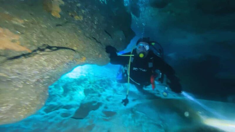 Cilento: 12-meter dive for experts in Sauco Bay - Who should consider this scuba experience?