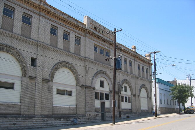 Cincinnati Ballparks & Breweries Bus Tour - Visiting the Moerlein Lager House and Riverfront Stadium Site