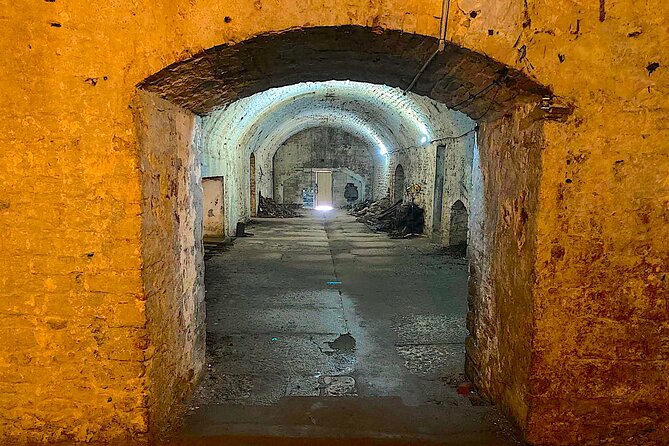 Cincinnati Brewing & Distilling Tasting Tour - Insights from Reviews: Guides, Atmosphere, and Content