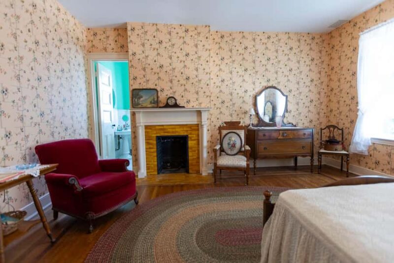 Cincinnati: Harriet Beecher Stowe House Guided Tour - Outdoor and Rotating Exhibits on Site