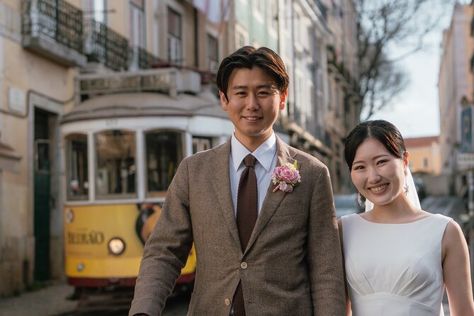 Cinematic Photoshoot in Lisbon - Practical Details: Meeting Point, Booking, and Weather