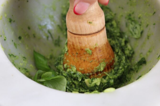 Cinque Terre Pesto experience in Riomaggiore - Luca: An Engaging and Knowledgeable Host