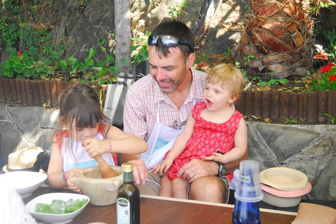 Cinque Terre Pesto Making Class, Boat Tour and Lunch - Tour Logistics: Meeting Point, Group Size, and Weather Considerations