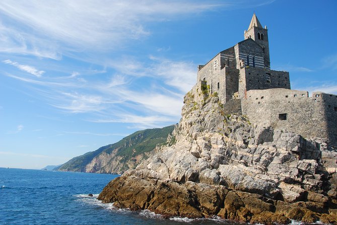 Cinque Terre Sailing Day Trip from La Spezia - Food, Drink, and Onboard Hospitality