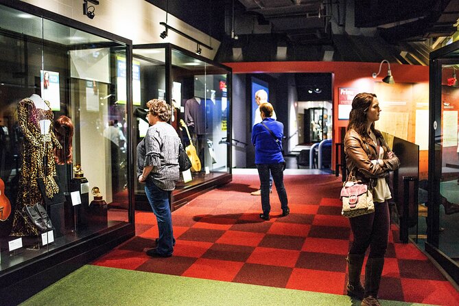 Circle Pass: Johnny Cash, Trolley Tour, Ryman, Ole Smoky, & More - Exploring Nashville with the Old Town Trolley