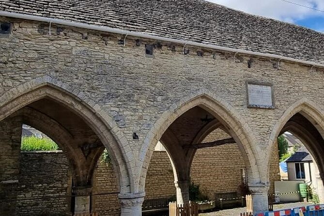 Cirencesters Tall Tales and Hidden History: A Self-Guided Audio Tour - Strolling through Abbey Grounds Park