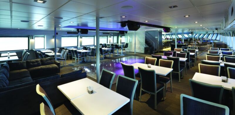 City Cruises Boston: Harbor Buffet Lunch or Dinner Cruise - Live DJ and Dancing: Setting the Festive Atmosphere