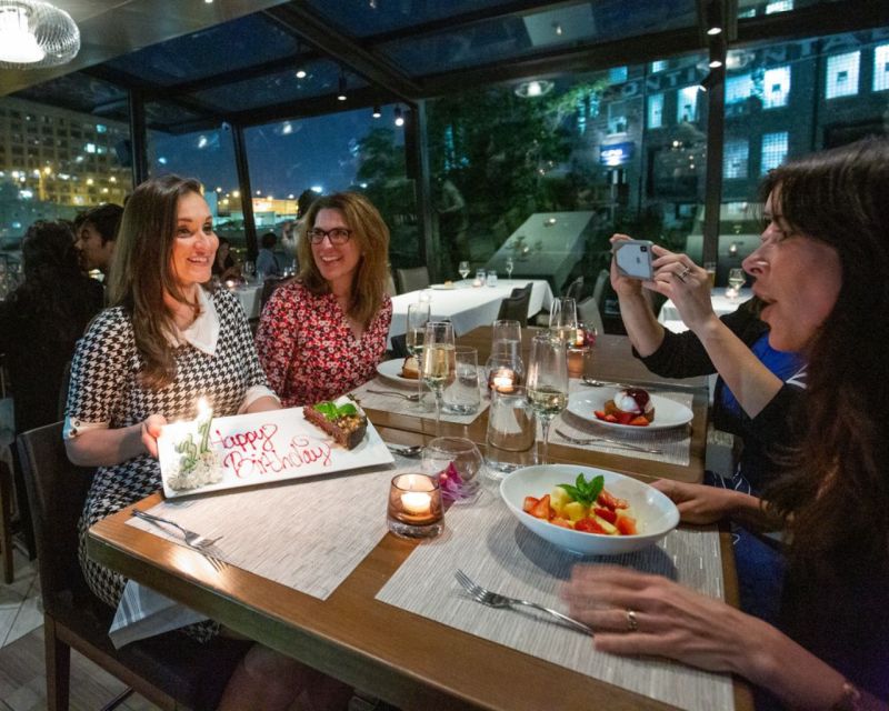 City Cruises Chicago: Brunch, Lunch, or Dinner River Cruise - Onboard Entertainment and Commentary