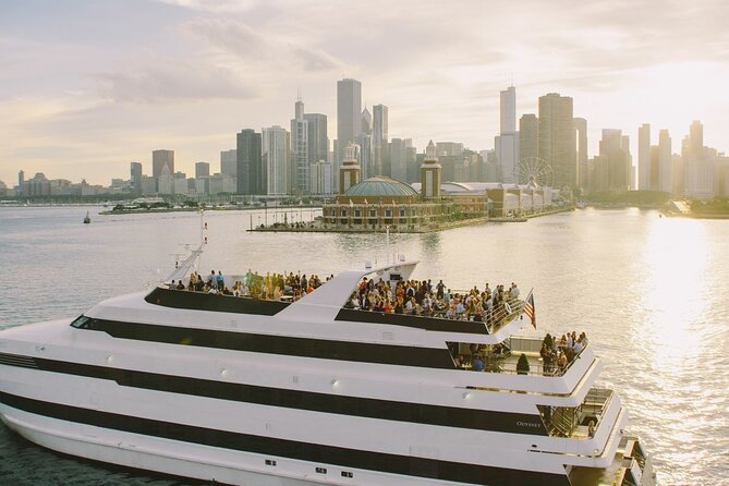 City Cruises: Chicago Fireworks Premier Dinner Cruise - The Comfort and Accessibility of the Cruise Vessels