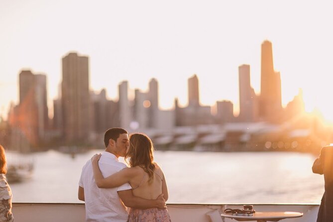 City Cruises Chicago: Fireworks Signature Dinner Cruise - Scenic Landmarks and Architectural Highlights